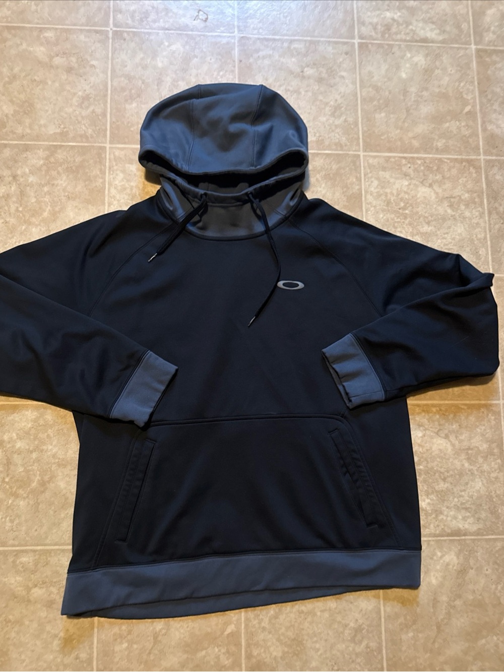 Oakley performance hooded pullover